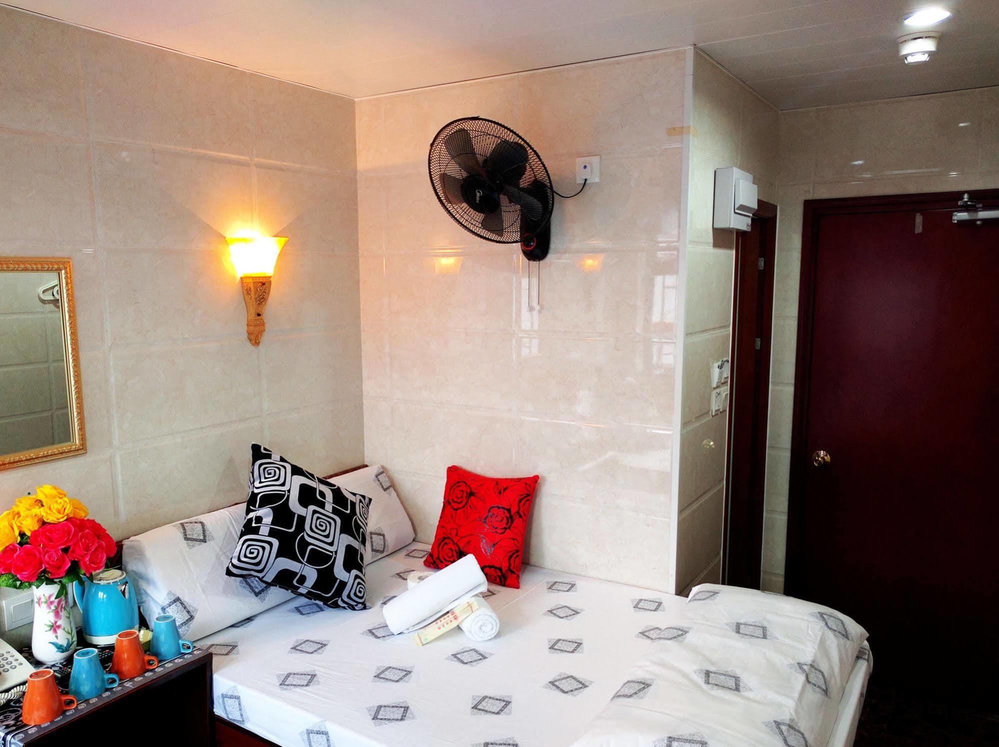 Germany Hostel Block D Hong Kong Exterior photo